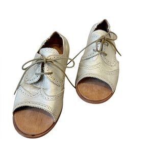 P. MONJO‎ Gold Oxford Tie Front Sandals US size 5.5